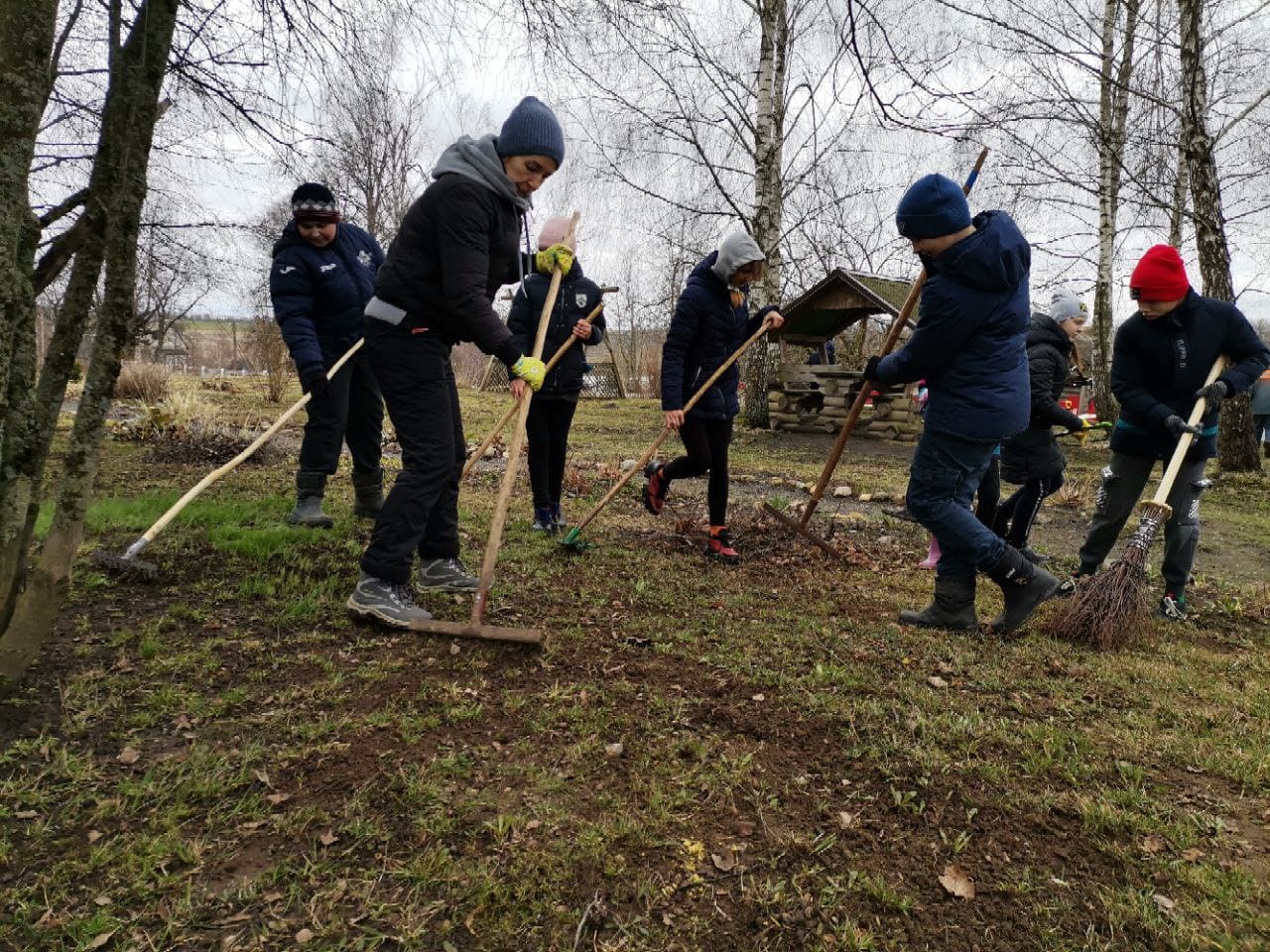 Во время субботника было выпущено